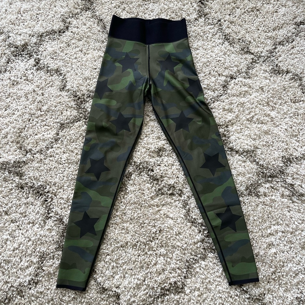 Ultracor camouflage star print workout leggings xs